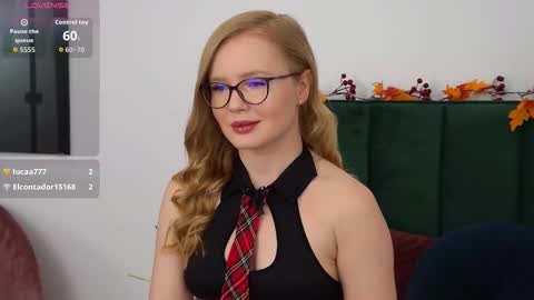 Snapshot of chloerichardson chatting on October 2025 07:28:01 AM Chloe online show from October 2025 07:28:01 AM