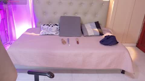 Chloe rosse online show from October 2025 01:17:02 AM