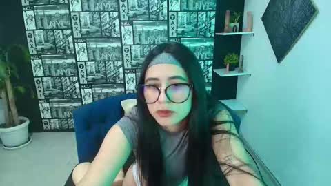 ChloeTurner  online show from November 2025 01:23:02 PM