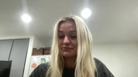 Snapshot of chloexbabe chatting on January 2026 07:00:01 AM Chloe Babe online show from January 2026 07:00:01 AM