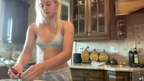 Snapshot of chloexbabe chatting on February 2026 11:47:02 PM Chloe Babe online show from February 2026 11:47:02 PM