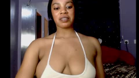 ESTHER online show from January 2025 08:01:01 PM