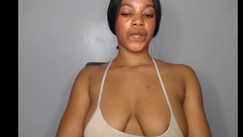 ESTHER online show from January 2025 09:42:01 PM