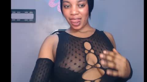 ESTHER online show from January 2025 06:47:01 PM