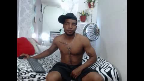 Snapshot of choco_hornyx18 chatting on September 2025 04:25:01 AM Choco online show from September 2025 04:25:01 AM