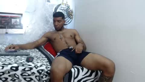 Snapshot of choco_hornyx18 chatting on September 2025 05:09:02 AM Choco online show from September 2025 05:09:02 AM