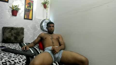 Snapshot of choco_hornyx18 chatting on October 2025 04:13:01 AM Choco online show from October 2025 04:13:01 AM