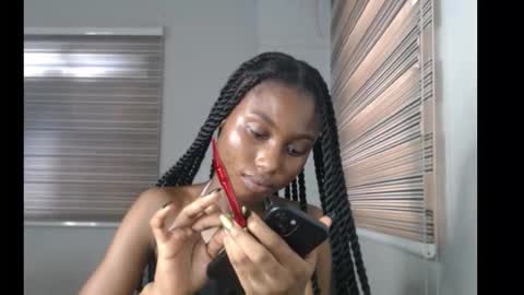 Snapshot of choco_petitqueen chatting on November 2025 08:05:01 AM choco_petitqueen online show from November 2025 08:05:01 AM