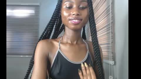 Snapshot of choco_petitqueen chatting on November 2025 08:28:01 AM choco_petitqueen online show from November 2025 08:28:01 AM