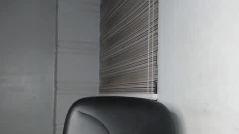 Snapshot of choco_petitqueen chatting on December 2025 05:01:02 AM choco_petitqueen online show from December 2025 05:01:02 AM