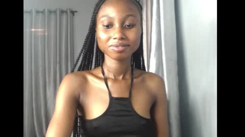 Snapshot of choco_petitqueen chatting on March 2026 07:05:01 AM choco_petitqueen online show from March 2026 07:05:01 AM