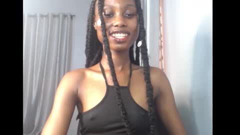 Snapshot of choco_petitqueen chatting on March 2026 07:35:01 AM choco_petitqueen online show from March 2026 07:35:01 AM