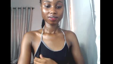 Snapshot of choco_petitqueen chatting on March 2026 08:26:33 AM choco_petitqueen online show from March 2026 08:26:33 AM