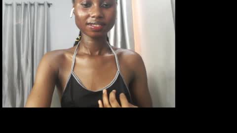 Snapshot of choco_petitqueen chatting on April 2026 07:42:02 AM choco_petitqueen online show from April 2026 07:42:02 AM