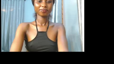 Snapshot of choco_petitqueen chatting on April 2026 07:02:01 AM choco_petitqueen online show from April 2026 07:02:01 AM