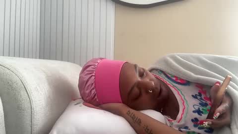 Snapshot of chocolatecakequeen chatting on December 2024 06:17:02 PM ChocolateCakeQueen online show from December 2024 06:17:02 PM