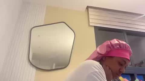 Snapshot of chocolatecakequeen chatting on December 2024 04:27:02 AM ChocolateCakeQueen online show from December 2024 04:27:02 AM