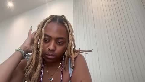 Snapshot of chocolatecakequeen chatting on January 2025 10:24:01 PM ChocolateCakeQueen online show from January 2025 10:24:01 PM