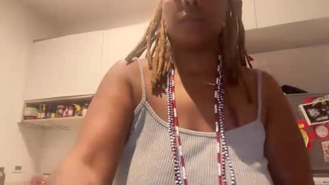 Snapshot of chocolatecakequeen chatting on February 2025 01:38:01 AM ChocolateCakeQueen online show from February 2025 01:38:01 AM