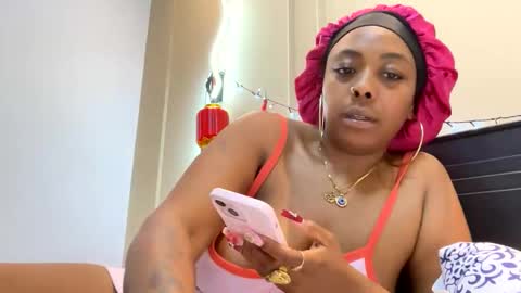 Snapshot of chocolatecakequeen chatting on February 2025 01:13:02 AM ChocolateCakeQueen online show from February 2025 01:13:02 AM