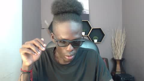Chombo online show from February 2025 07:41:01 PM