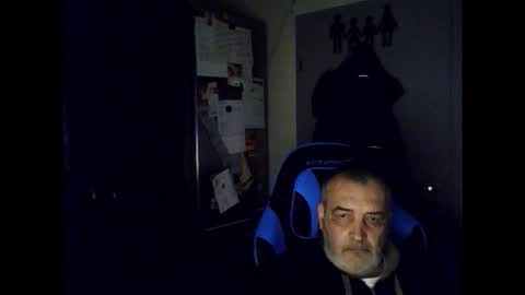 Chris online show from November 2025 06:37:02 AM