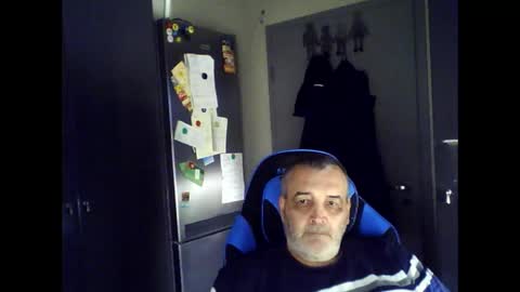 Snapshot of chris250268 chatting on April 2026 11:24:01 AM Chris online show from April 2026 11:24:01 AM