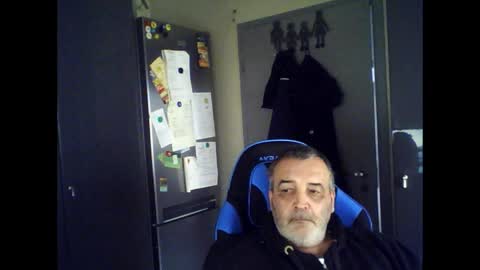 Snapshot of chris250268 chatting on May 2026 08:10:02 AM Chris online show from May 2026 08:10:02 AM