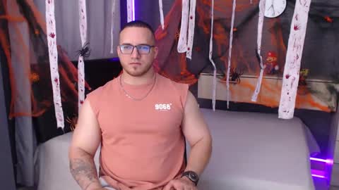 Snapshot of chris_huntter chatting on October 2025 12:30:02 AM chris_huntter online show from October 2025 12:30:02 AM