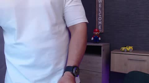 Snapshot of chris_huntter chatting on October 2025 01:31:01 AM chris_huntter online show from October 2025 01:31:01 AM