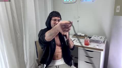 Snapshot of chriscool93 chatting on November 2025 01:33:02 AM Content creator artist online show from November 2025 01:33:02 AM