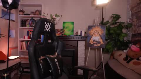 chriss_foxx online show from April 2026 04:19:01 PM