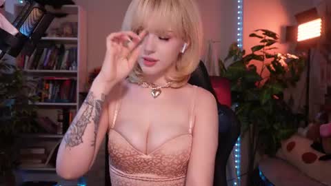 Snapshot of chriss_foxx chatting on July 2026 03:34:02 PM chriss_foxx online show from July 2026 03:34:02 PM