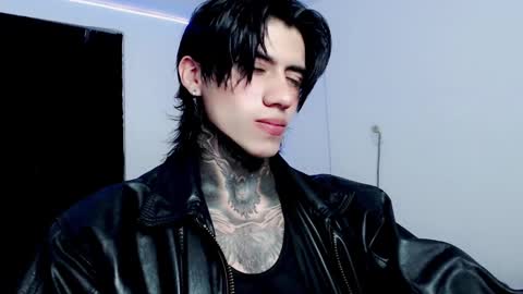 Snapshot of chriss_opp chatting on February 2025 01:43:02 PM CHRIS  INDEPENT MODEL online show from February 2025 01:43:02 PM