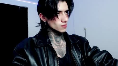 Snapshot of chriss_opp chatting on February 2025 09:17:01 PM CHRIS  INDEPENT MODEL online show from February 2025 09:17:01 PM