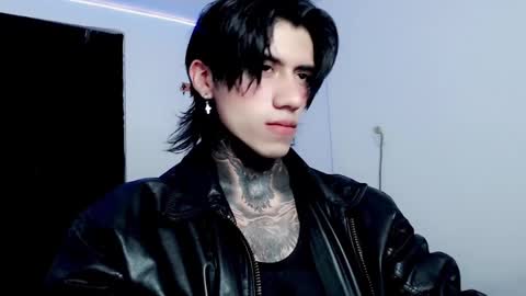 Snapshot of chriss_opp chatting on February 2025 03:18:02 PM CHRIS  INDEPENT MODEL online show from February 2025 03:18:02 PM