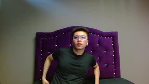 Snapshot of chrissx_ chatting on October 2025 03:30:01 PM CHRIS online show from October 2025 03:30:01 PM