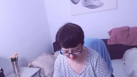 Christa online show from November 2025 07:48:02 PM