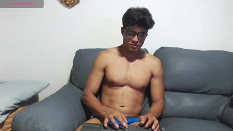 ---Chistian--- online show from November 2025 12:18:02 PM