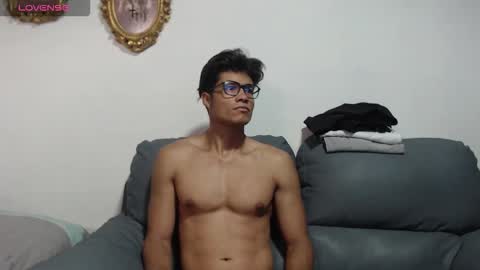 ---Chistian--- online show from November 2025 12:48:01 PM