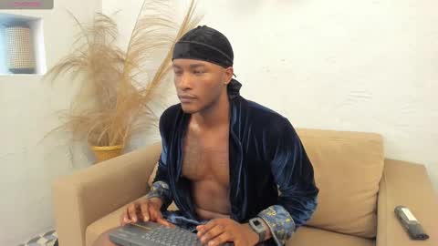 Snapshot of christianlewis_ chatting on February 2025 01:33:01 PM Christian Lewis online show from February 2025 01:33:01 PM