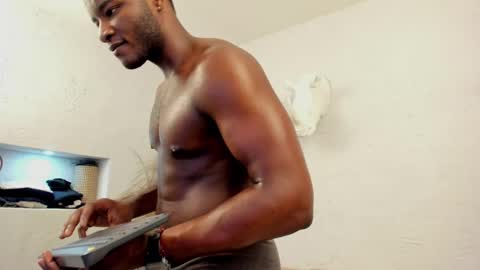 Snapshot of christianlewis_ chatting on February 2025 02:00:01 PM Christian Lewis online show from February 2025 02:00:01 PM