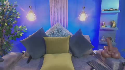 Christiekroes online show from June 2026 01:41:02 PM