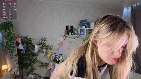 Snapshot of christina_hammond chatting on April 2026 12:19:02 PM Ann online show from April 2026 12:19:02 PM