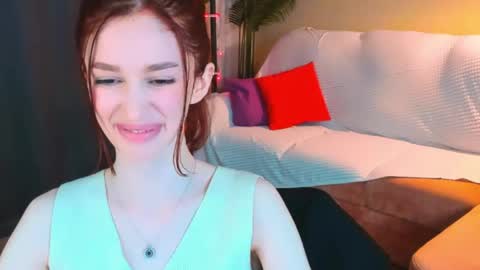 christinaconteeree online show from May 2026 02:00:01 PM