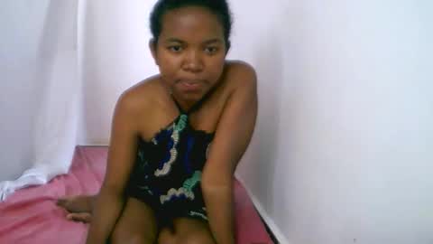 christinah04 online show from October 2025 10:19:02 AM