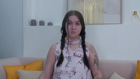 Snapshot of christinamilton chatting on January 2025 04:44:01 PM Christina online show from January 2025 04:44:01 PM