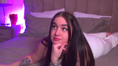 Snapshot of christinamilton chatting on January 2025 09:29:02 PM Christina online show from January 2025 09:29:02 PM