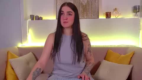 Snapshot of christinamilton chatting on February 2025 12:43:01 AM Christina online show from February 2025 12:43:01 AM