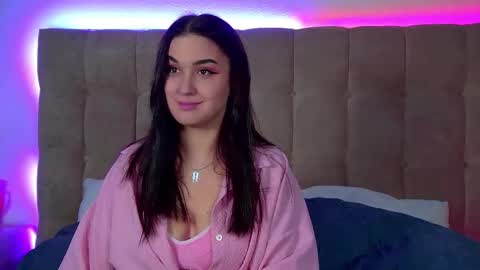 Snapshot of christinamilton chatting on September 2025 06:24:01 PM Christina online show from September 2025 06:24:01 PM